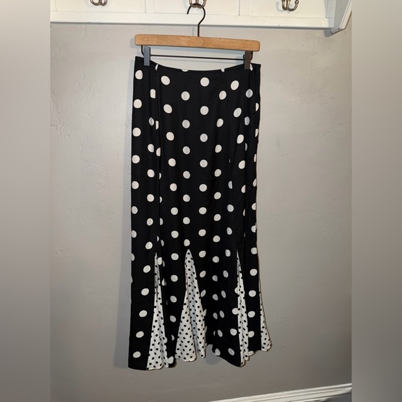 ASOS DESIGN
Mixed Polka Dot print Maxi Skirt - Picture 6 of 8